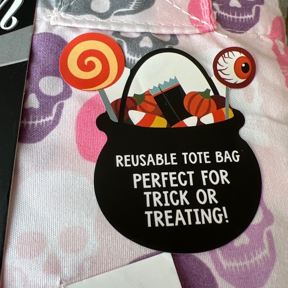 HAPPY HALLOWEEN Skulls QUEEN Sheet Set - Picture 6 of 6